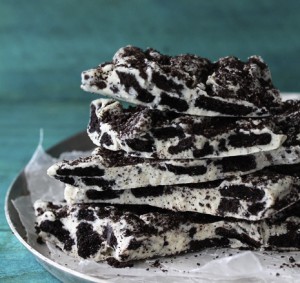 Cookies-and-Cream-Oreo-Bark_Bakers-Royale